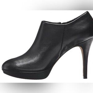 Vince Camuto ELVIN  Black LEATHER Heeled Ankle Boots SIZE 7